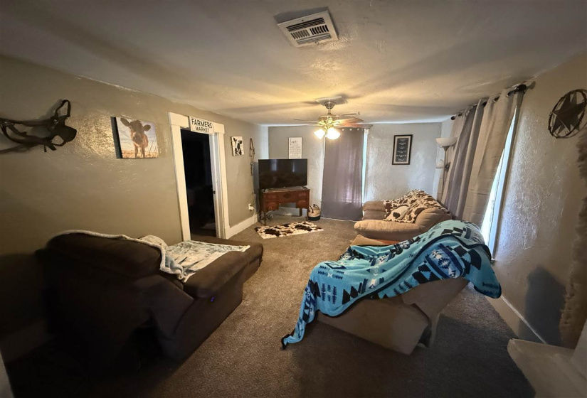 2 Bedrooms Bedrooms, ,1 BathroomBathrooms,Residential,Single Family,9th,1,131846