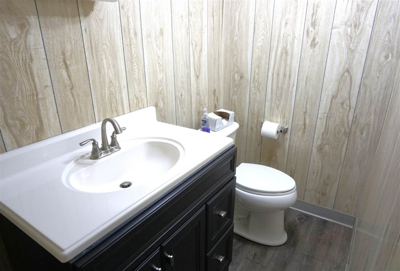 0 , 0 ,21 BathroomsBathrooms,Commercial/industrial,Commercial,Delaware,1,131852