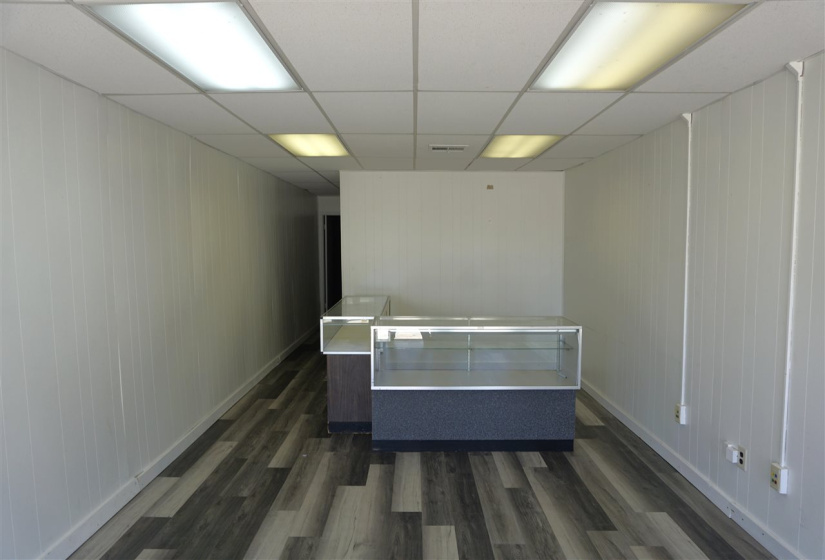 0 , 0 ,21 BathroomsBathrooms,Commercial/industrial,Commercial,Delaware,1,131852