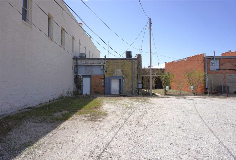 0 , 0 ,21 BathroomsBathrooms,Commercial/industrial,Commercial,Delaware,1,131852