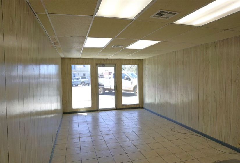 0 , 0 ,21 BathroomsBathrooms,Commercial/industrial,Commercial,Delaware,1,131852