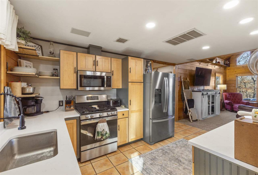 50 BathroomsBathrooms,Commercial/industrial,Commercial,Lakeview,1,131857