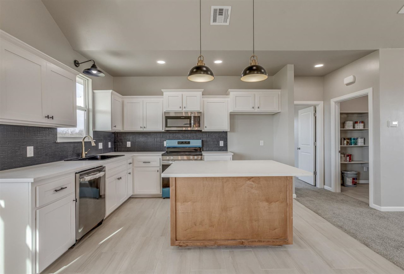 3 Bedrooms Bedrooms, ,2 BathroomsBathrooms,Residential,Single Family,Wheat Mill Path,1,131855