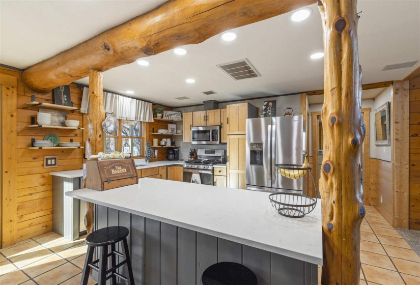 4 Bedrooms Bedrooms, ,2 BathroomsBathrooms,Residential,Ranch/farm,Lakeview,2,131858