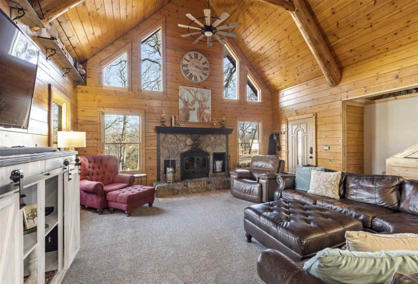 4 Bedrooms Bedrooms, ,2 BathroomsBathrooms,Residential,Ranch/farm,Lakeview,2,131858
