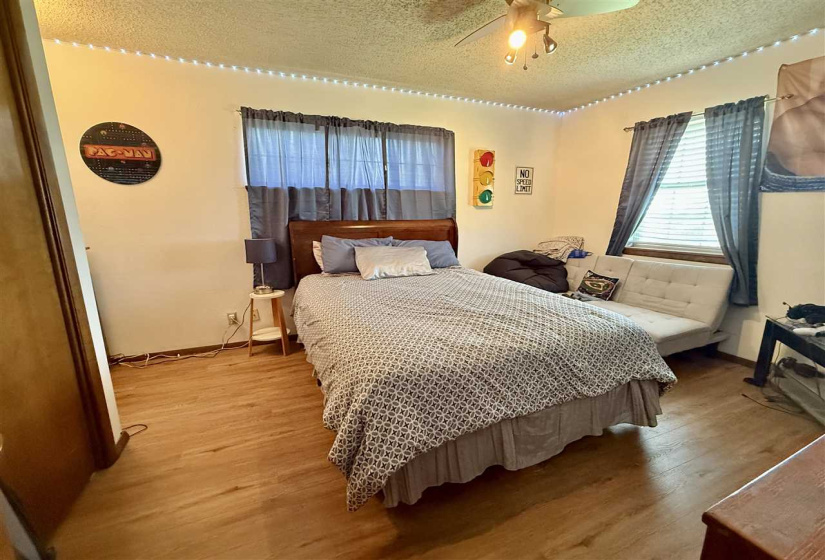 3 Bedrooms Bedrooms, ,2 BathroomsBathrooms,Residential,Single Family,Skyline Hills,1,131860