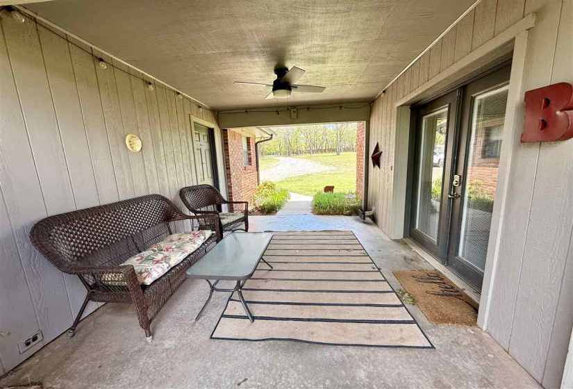 3 Bedrooms Bedrooms, ,2 BathroomsBathrooms,Residential,Single Family,Skyline Hills,1,131860