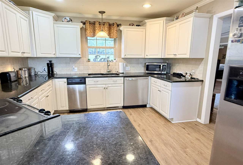 3 Bedrooms Bedrooms, ,2 BathroomsBathrooms,Residential,Single Family,Skyline Hills,1,131860