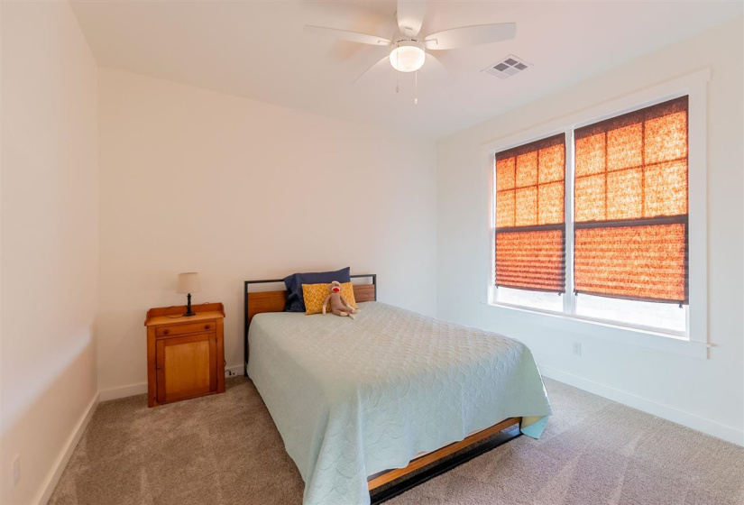 3 Bedrooms Bedrooms, ,2 BathroomsBathrooms,Residential,Single Family,Shadow,1,131864