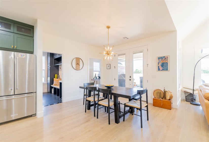 3 Bedrooms Bedrooms, ,2 BathroomsBathrooms,Residential,Single Family,Shadow,1,131864