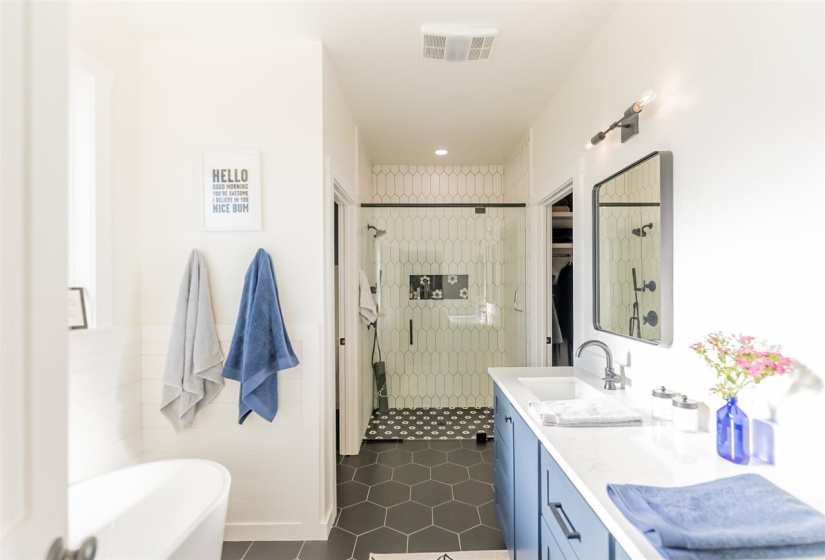 3 Bedrooms Bedrooms, ,2 BathroomsBathrooms,Residential,Single Family,Shadow,1,131864