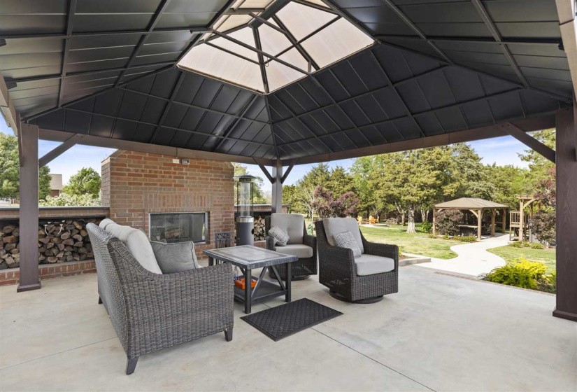 4 Bedrooms Bedrooms, ,3 BathroomsBathrooms,Residential,Single Family,Hunters Ridge,1,131865