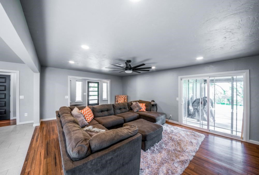 4 Bedrooms Bedrooms, ,2 BathroomsBathrooms,Residential,Single Family,Tan Tara,1,131867