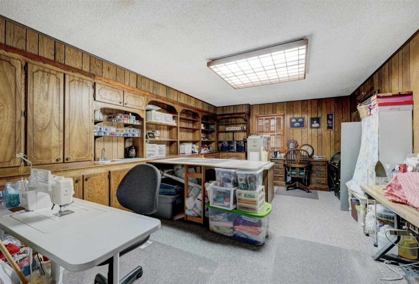 3 Bedrooms Bedrooms, ,2 BathroomsBathrooms,Residential,Single Family,Broadway,1.5,131871