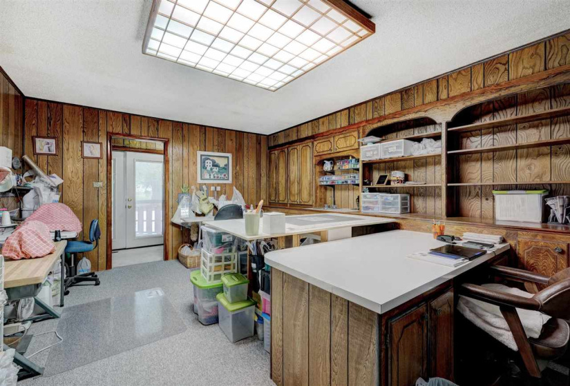 3 Bedrooms Bedrooms, ,2 BathroomsBathrooms,Residential,Single Family,Broadway,1.5,131871