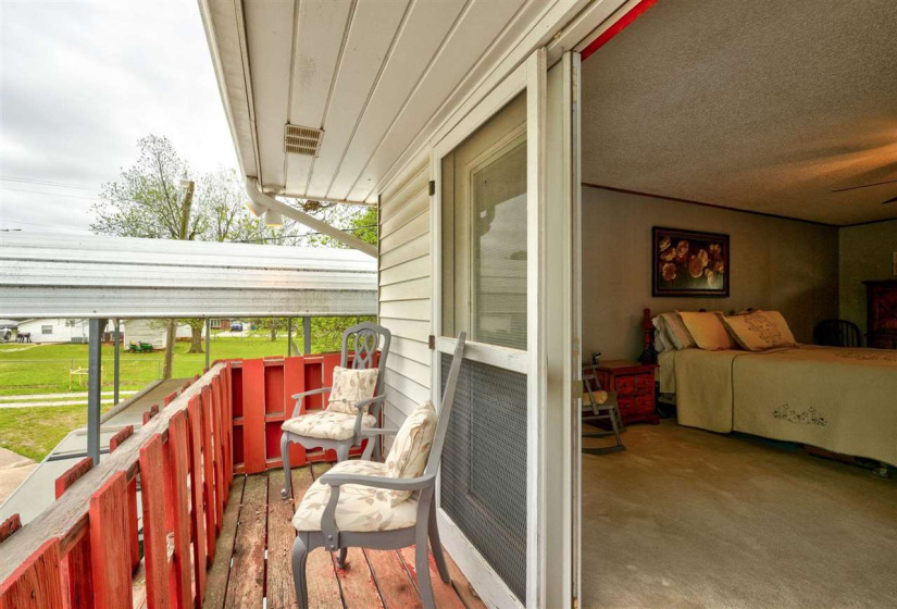 3 Bedrooms Bedrooms, ,2 BathroomsBathrooms,Residential,Single Family,Broadway,1.5,131871