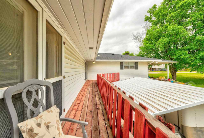 3 Bedrooms Bedrooms, ,2 BathroomsBathrooms,Residential,Single Family,Broadway,1.5,131871