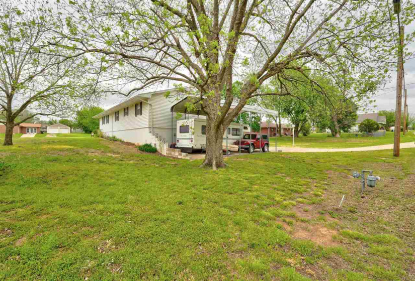 3 Bedrooms Bedrooms, ,2 BathroomsBathrooms,Residential,Single Family,Broadway,1.5,131871