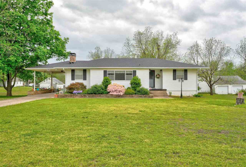3 Bedrooms Bedrooms, ,2 BathroomsBathrooms,Residential,Single Family,Broadway,1.5,131871