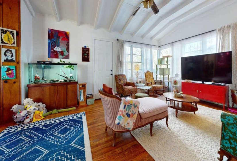 4 Bedrooms Bedrooms, 0 ,1 BathroomBathrooms,Residential,Single Family,10th,1,131881
