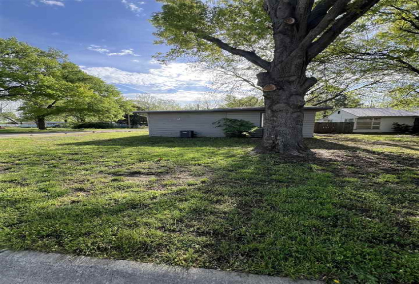 4 Bedrooms Bedrooms, 0 ,1 BathroomBathrooms,Residential,Single Family,10th,1,131881