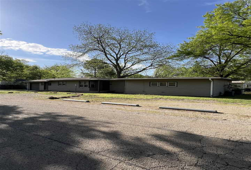 4 Bedrooms Bedrooms, 0 ,1 BathroomBathrooms,Residential,Single Family,10th,1,131881