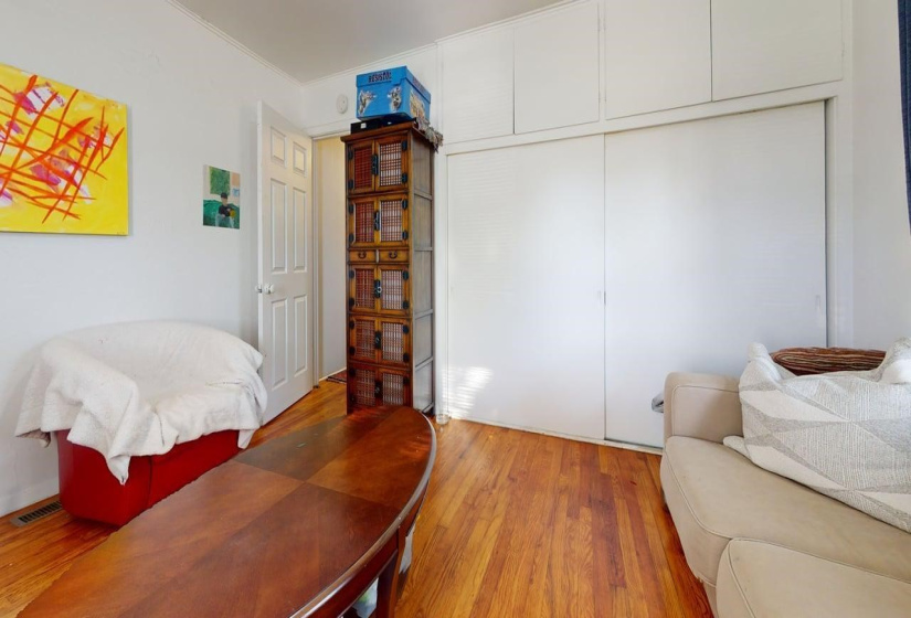 4 Bedrooms Bedrooms, 0 ,1 BathroomBathrooms,Residential,Single Family,10th,1,131881