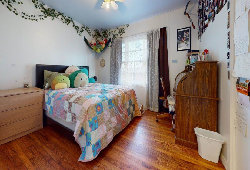 4 Bedrooms Bedrooms, 0 ,1 BathroomBathrooms,Residential,Single Family,10th,1,131881