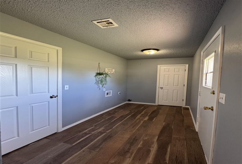 3 Bedrooms Bedrooms, ,1 BathroomBathrooms,Residential,Single Family,Thompson,1,131887
