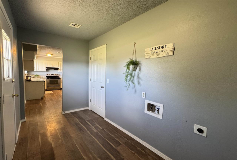 3 Bedrooms Bedrooms, ,1 BathroomBathrooms,Residential,Single Family,Thompson,1,131887