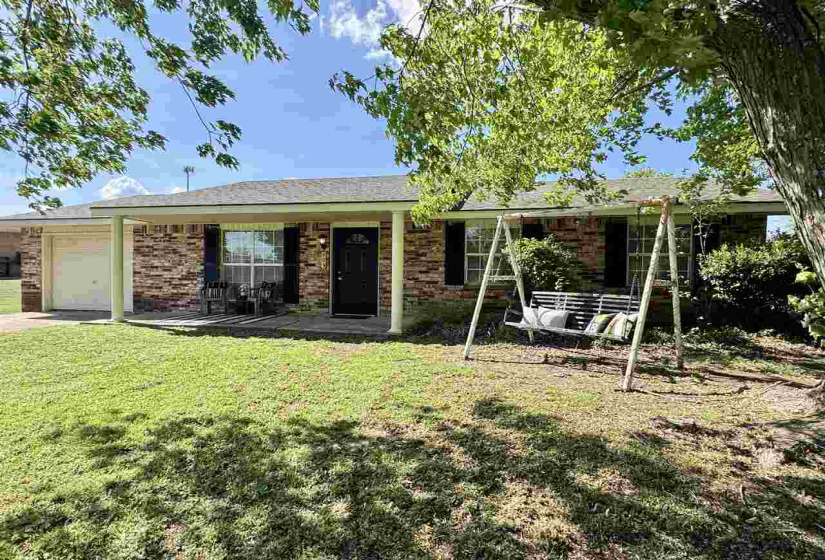 3 Bedrooms Bedrooms, ,1 BathroomBathrooms,Residential,Single Family,Thompson,1,131887