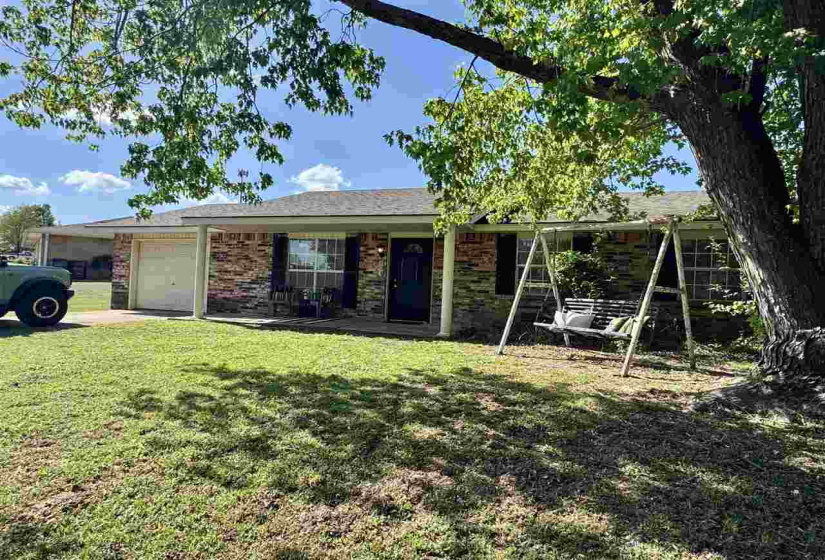 3 Bedrooms Bedrooms, ,1 BathroomBathrooms,Residential,Single Family,Thompson,1,131887