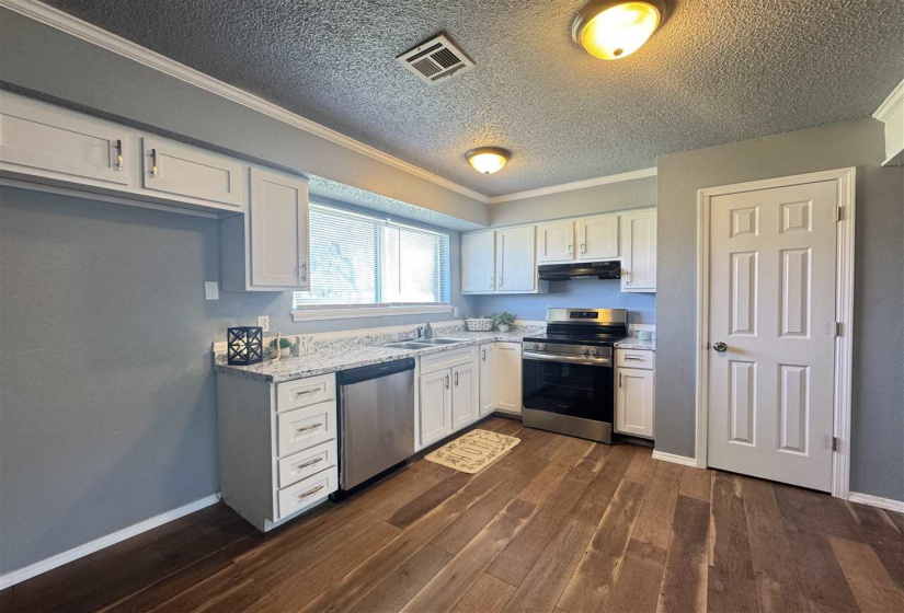 3 Bedrooms Bedrooms, ,1 BathroomBathrooms,Residential,Single Family,Thompson,1,131887