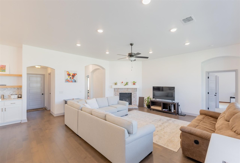 3 Bedrooms Bedrooms, ,2 BathroomsBathrooms,Residential,Single Family,Pintail,1,131889