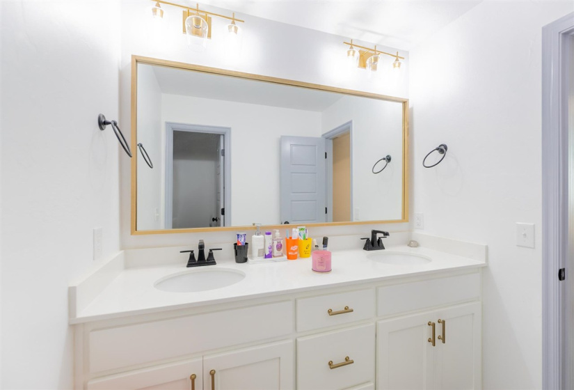 3 Bedrooms Bedrooms, ,2 BathroomsBathrooms,Residential,Single Family,Pintail,1,131889