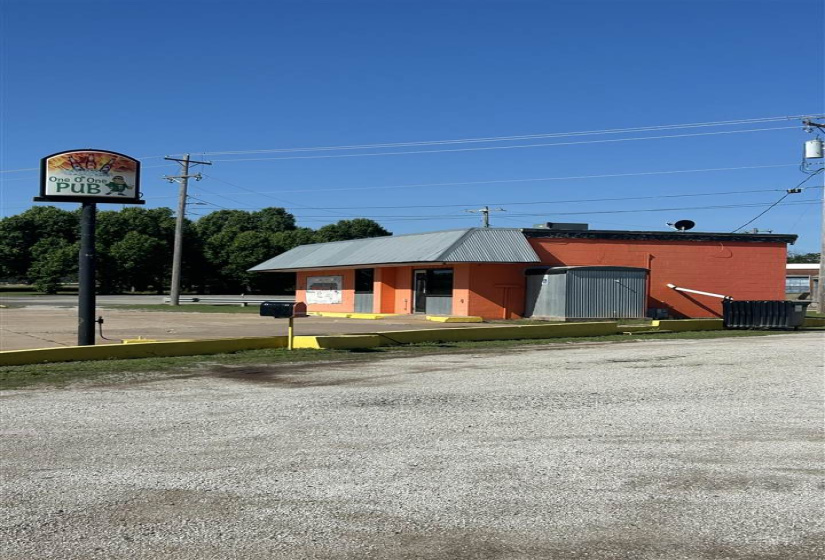 2 BathroomsBathrooms,Residential,Single Family,7th,1,131894