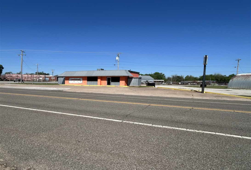 2 BathroomsBathrooms,Residential,Single Family,7th,1,131894