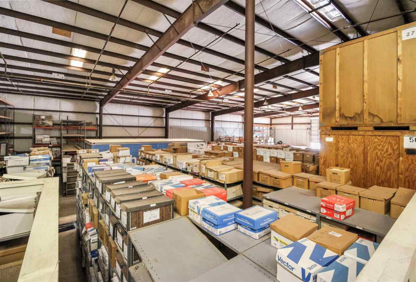 31 BathroomsBathrooms,Commercial/industrial,Commercial,6th,1,131902