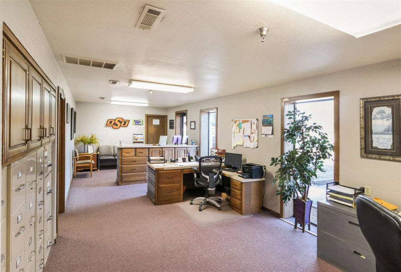 31 BathroomsBathrooms,Commercial/industrial,Commercial,6th,1,131902