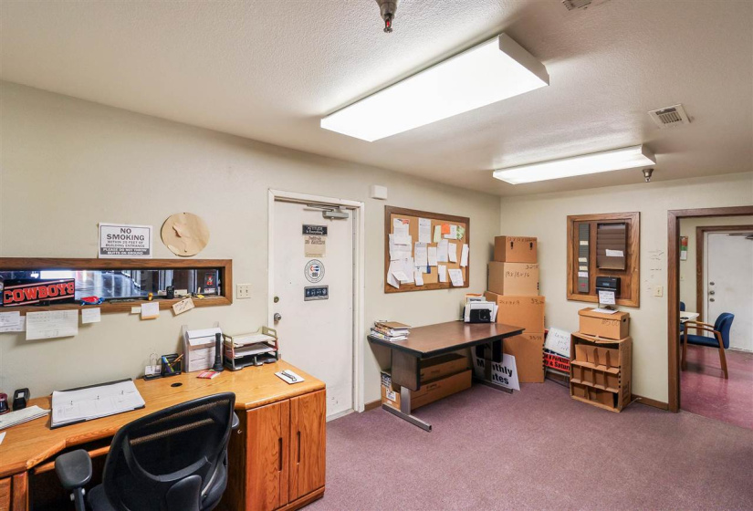 31 BathroomsBathrooms,Commercial/industrial,Commercial,6th,1,131902
