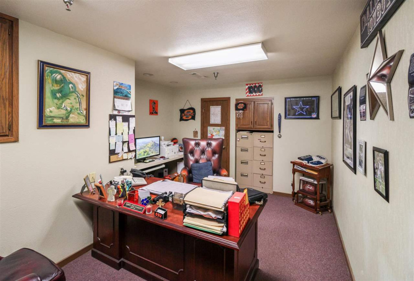 31 BathroomsBathrooms,Commercial/industrial,Commercial,6th,1,131902