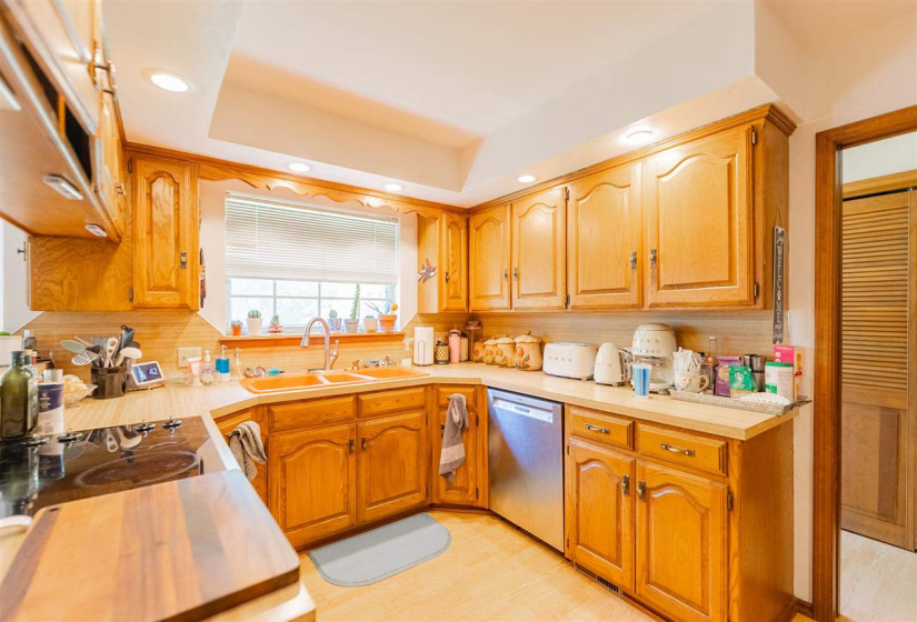 4 Bedrooms Bedrooms, ,2 BathroomsBathrooms,Residential,Single Family,El Camino,2,131901