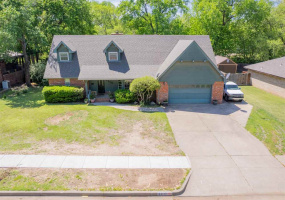 4 Bedrooms Bedrooms, ,2 BathroomsBathrooms,Residential,Single Family,El Camino,2,131901