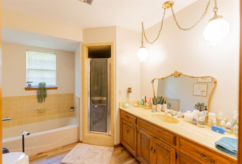 4 Bedrooms Bedrooms, ,2 BathroomsBathrooms,Residential,Single Family,El Camino,2,131901