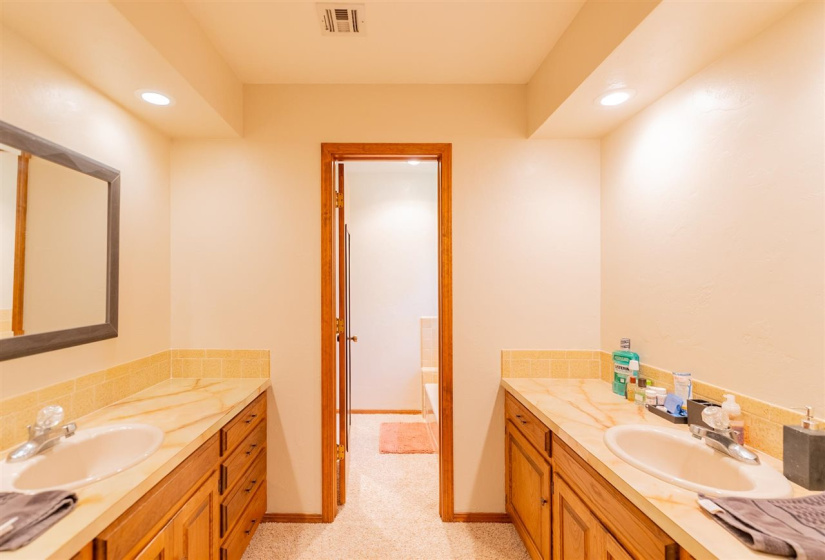 4 Bedrooms Bedrooms, ,2 BathroomsBathrooms,Residential,Single Family,El Camino,2,131901