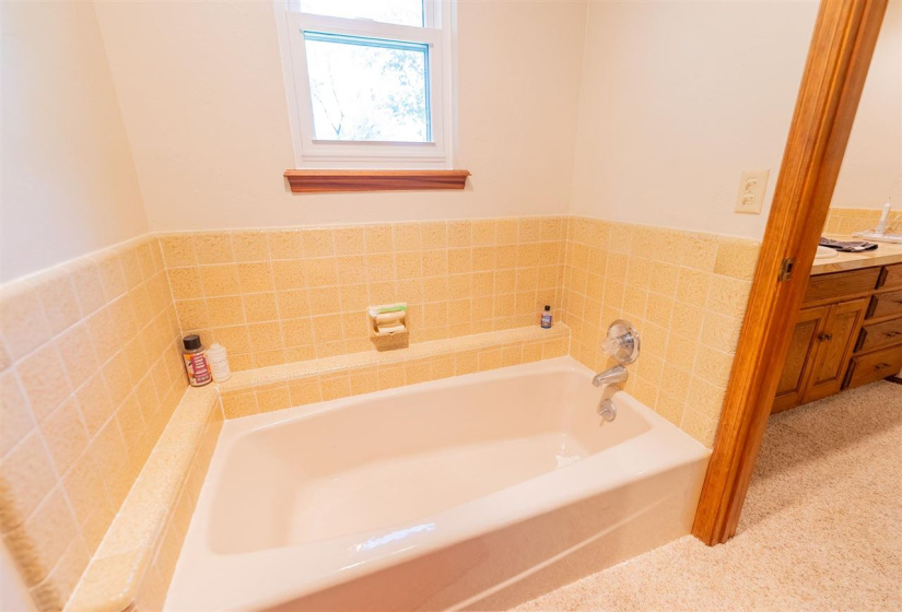 4 Bedrooms Bedrooms, ,2 BathroomsBathrooms,Residential,Single Family,El Camino,2,131901