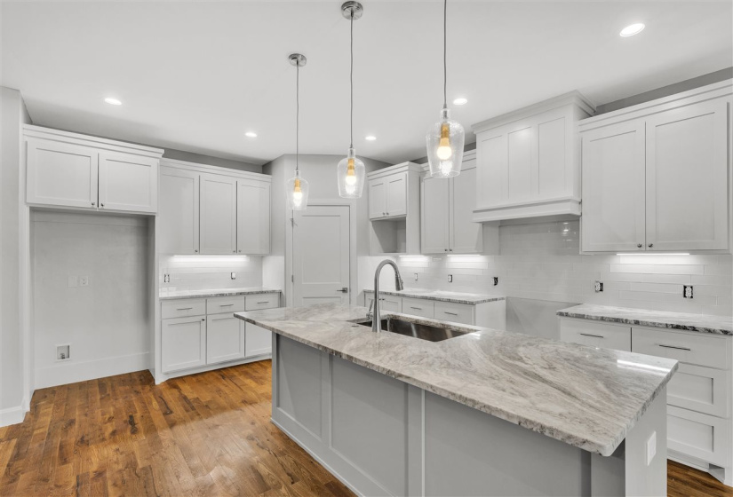 4 Bedrooms Bedrooms, ,2 BathroomsBathrooms,Residential,Single Family,Westchester Way,1,131904