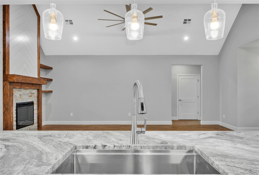 4 Bedrooms Bedrooms, ,2 BathroomsBathrooms,Residential,Single Family,Westchester Way,1,131904