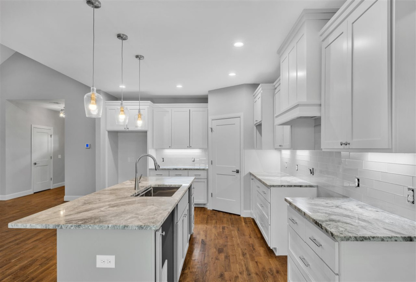 4 Bedrooms Bedrooms, ,2 BathroomsBathrooms,Residential,Single Family,Westchester Way,1,131904
