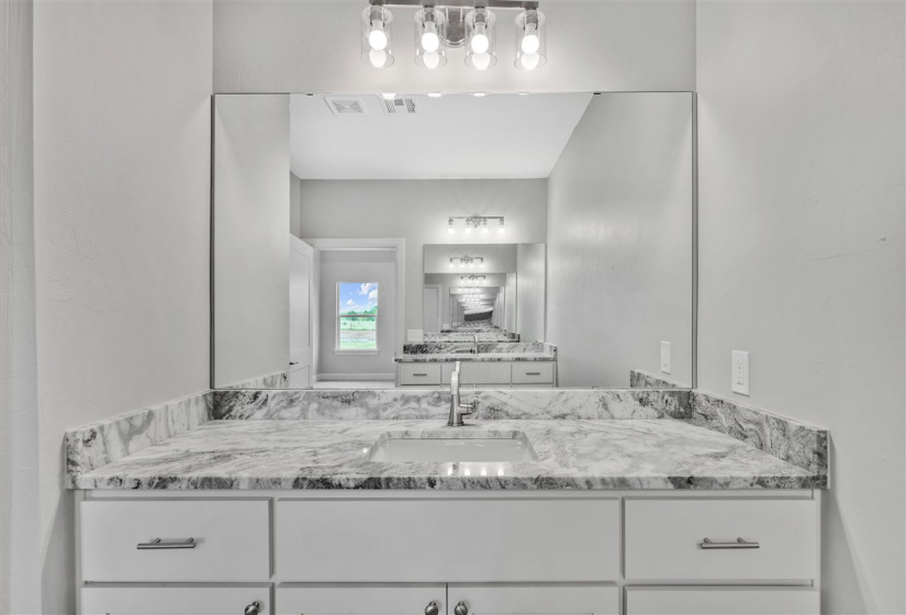 4 Bedrooms Bedrooms, ,2 BathroomsBathrooms,Residential,Single Family,Westchester Way,1,131904